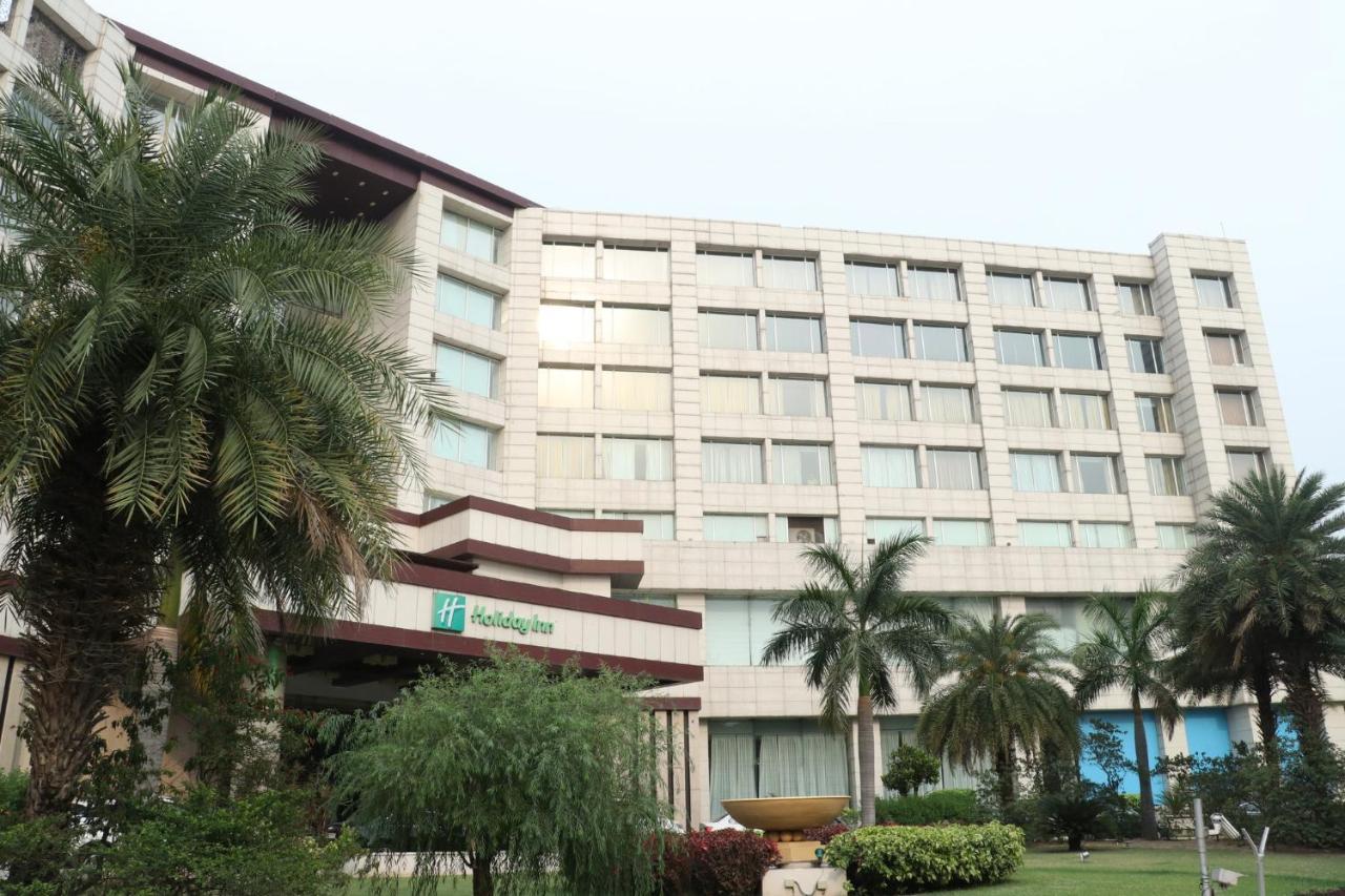 Holiday Inn Chandigarh Panchkula Exterior foto